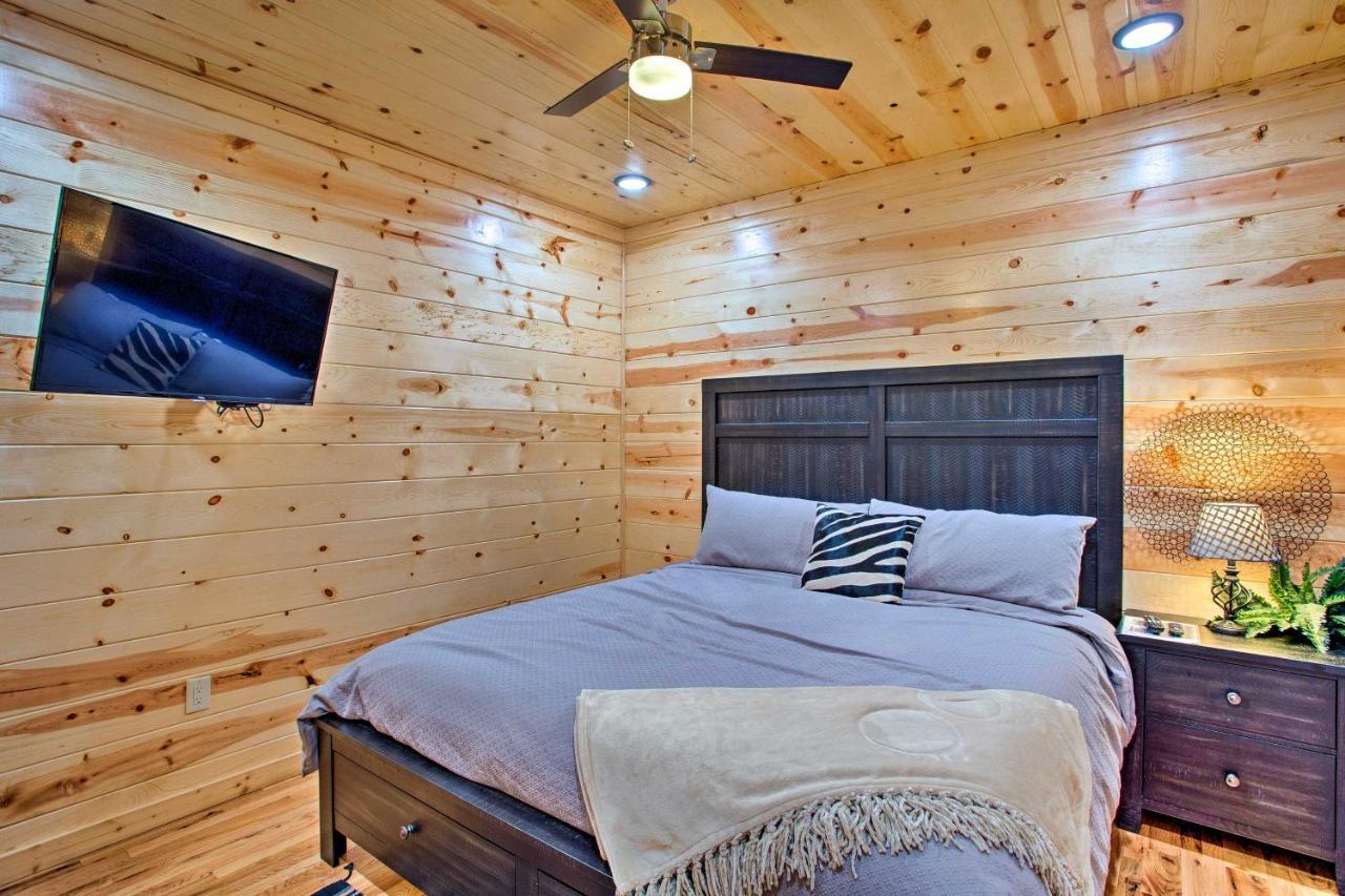 Luxe Broken Bow Cabin Game Room, Fire Pit And Deck! Dış mekan fotoğraf